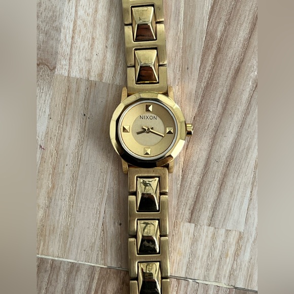Nixon Ladies Watch Wrist Rockit The Mini B SS Good Bracelet and Dial - Picture 5 of 13